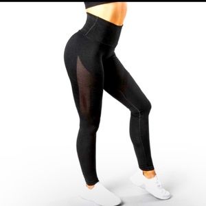 My wife has these in her closet she told to to sell them lmk